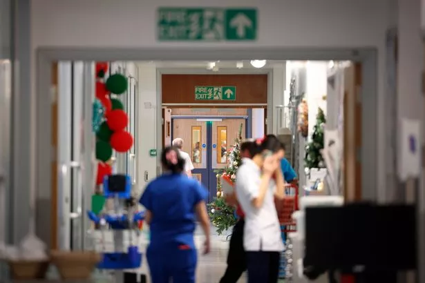 在英国国家医疗服务体系医院的悲剧性诊断错误后，夫妇们堕胎了健康的婴儿