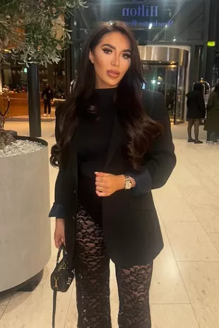 克洛伊·布罗克特在做了填充物后“差点死了”,她“讨厌”自己在《TOWIE》上的样子